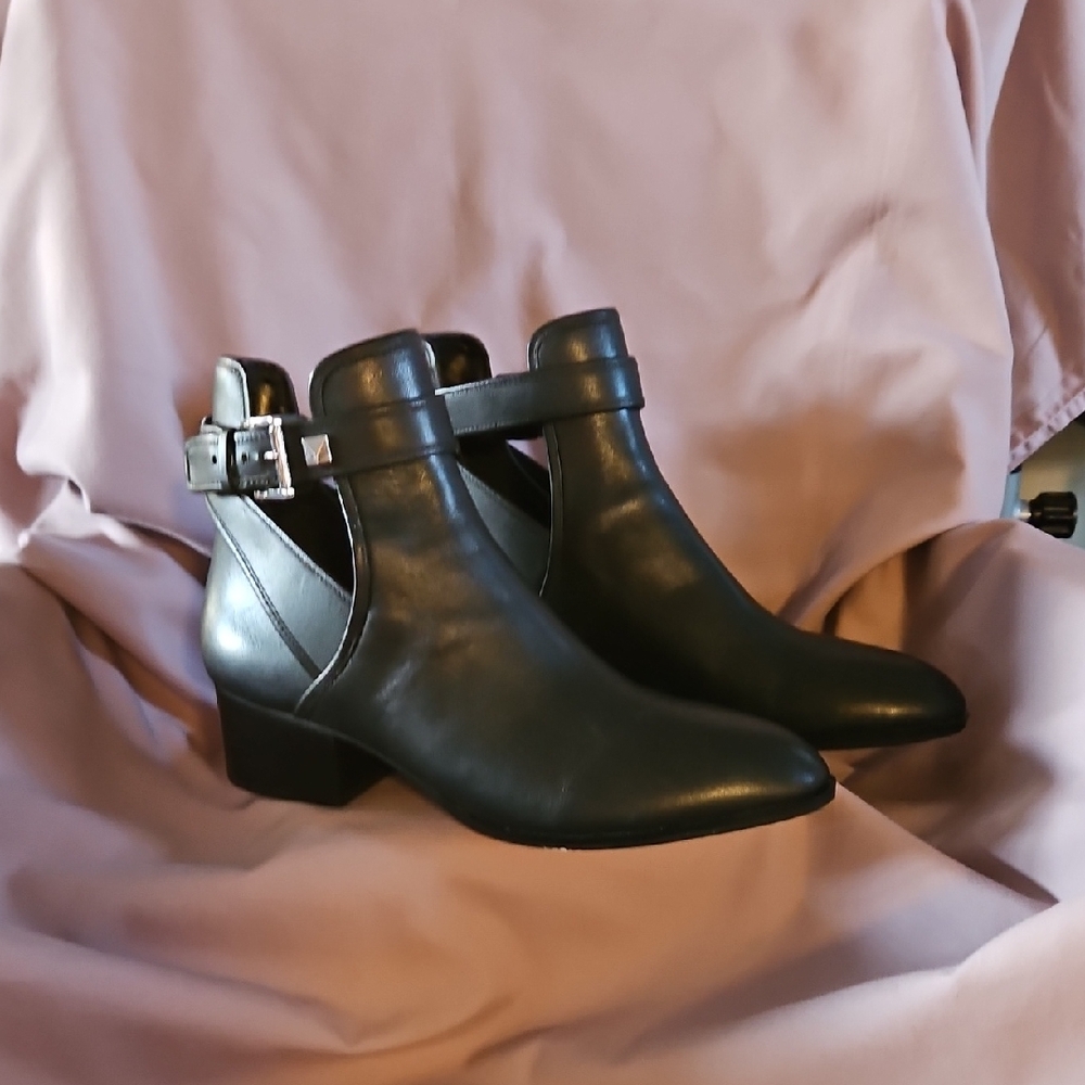 Michael Britton - image 1